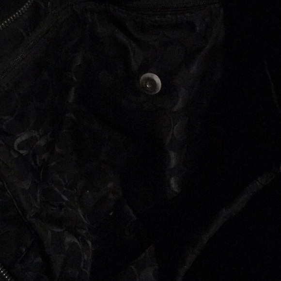 Coach - Picture 5 of 9